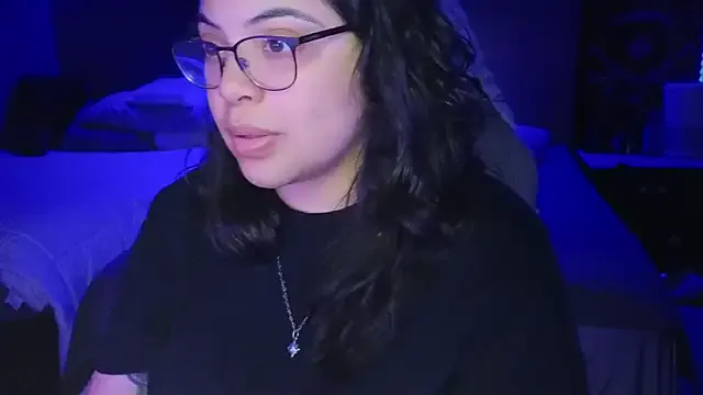 Eden-top – webcam model profile photo Image 8