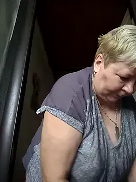 curvyflawless – webcam model profile photo Image 14