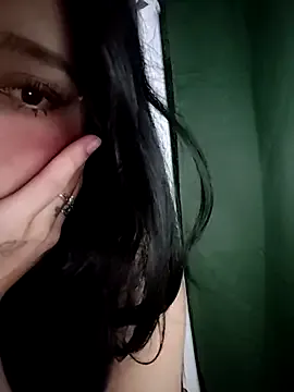 AmiLewis – webcam model profile photo Image 14