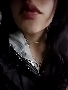 AmiLewis – webcam model profile photo Image 9