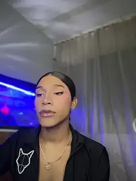 Threesome-no-mercy – webcam model profile photo Image 18