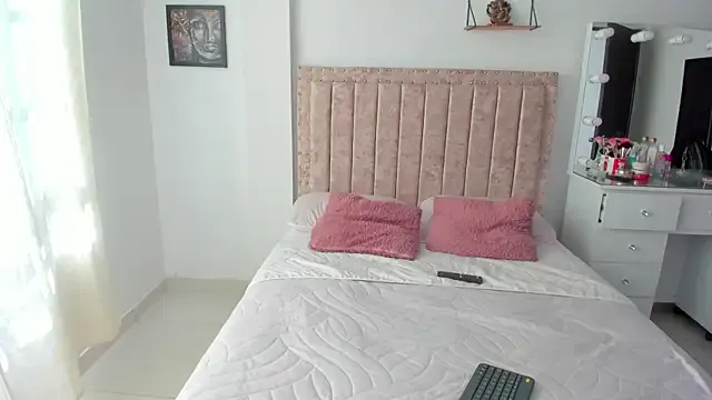 emma_andrew1 – webcam model profile photo Image 7