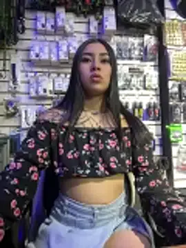 Miya_Nika – webcam model profile photo Image 9