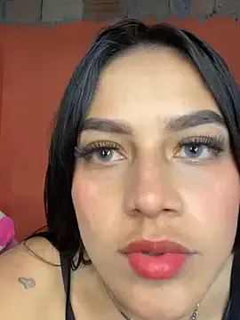 crazy_gerls – webcam model profile photo Image 3