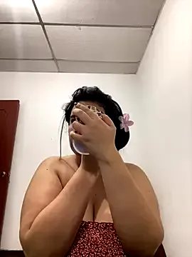 Myna-ssxxy12 – webcam model profile photo Image 10