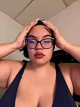 Myna-ssxxy12 – webcam model profile photo Image 3