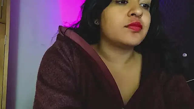 KristalCrowner – webcam model profile photo Image 12