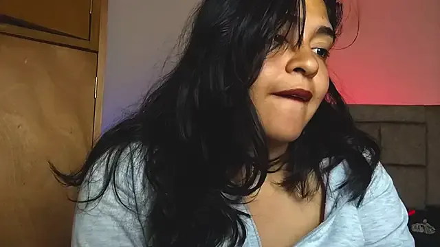 KristalCrowner – webcam model profile photo Image 15