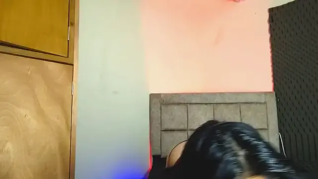 KristalCrowner – webcam model profile photo Image 16