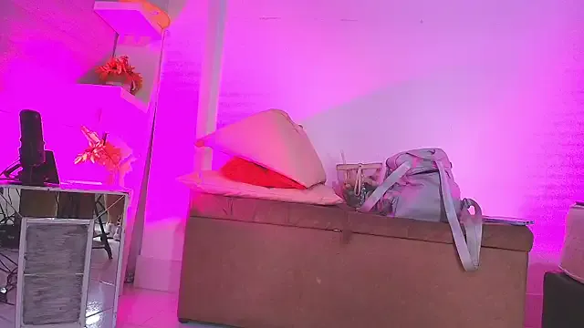 Cum_girlss – webcam model profile photo Image 19