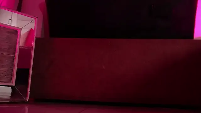 Cum_girlss – webcam model profile photo Image 7