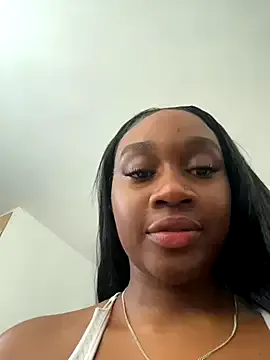 babyaylin – webcam model profile photo Image 12