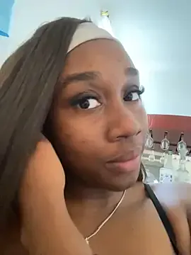 babyaylin – webcam model profile photo Image 7