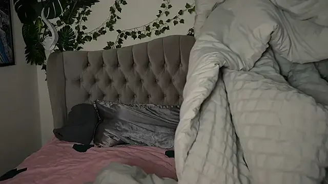 OnlyPragya – webcam model profile photo Image 7