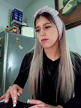 Rinamay_ – webcam model profile photo Image 4