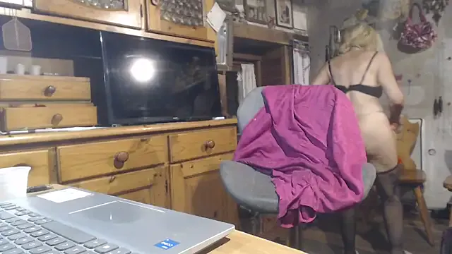 Laurahorney_xo – webcam model profile photo Image 17