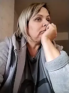 Alice_surprise – webcam model profile photo Image 17