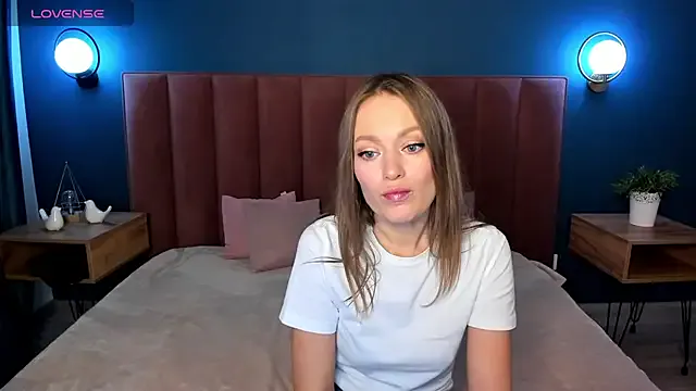 minamoons – webcam model profile photo Image 12