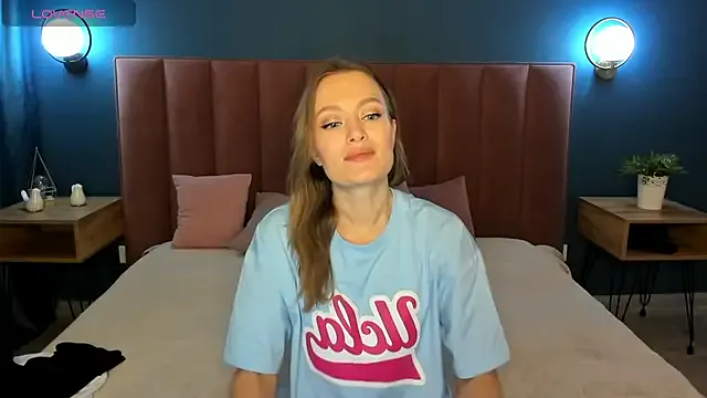 minamoons – webcam model profile photo Image 7