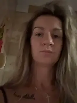 curvyflawless – webcam model profile photo Image 9