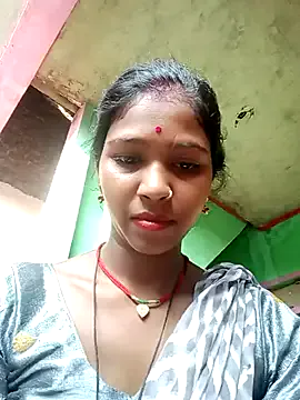 Younger_Couples – webcam model profile photo Image 3