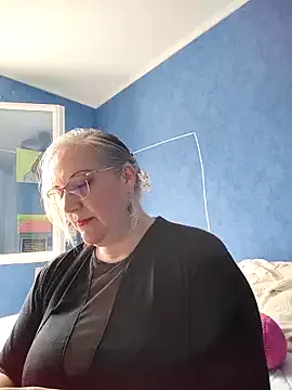 CaseyCumFace – webcam model profile photo Image 11