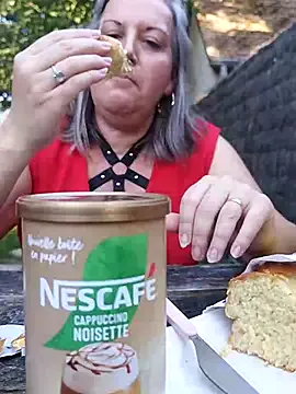 CaseyCumFace – webcam model profile photo Image 12