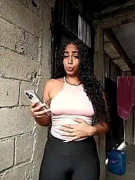 alana15 – webcam model profile photo Image 6