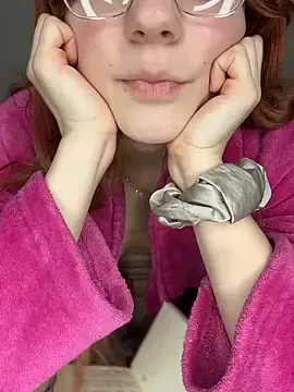 RollDolls – webcam model profile photo Image 13