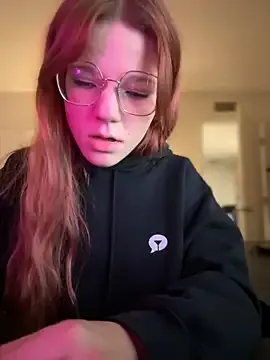 RollDolls – webcam model profile photo Image 17