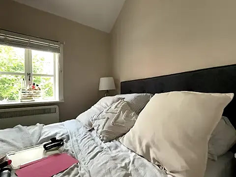 Simone_Miller – webcam model profile photo Image 14