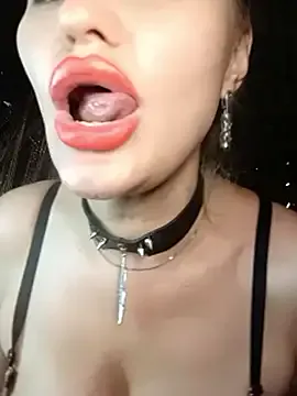 _Alicee_1 – webcam model profile photo Image 3