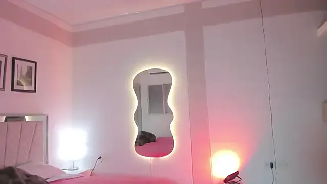 minamoons – webcam model profile photo Image 3