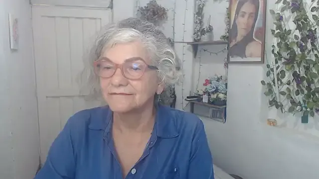 mc-Olivia – webcam model profile photo Image 18