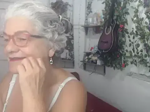 mc-Olivia – webcam model profile photo Image 4