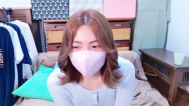 Sugarlina – webcam model profile photo Image 2