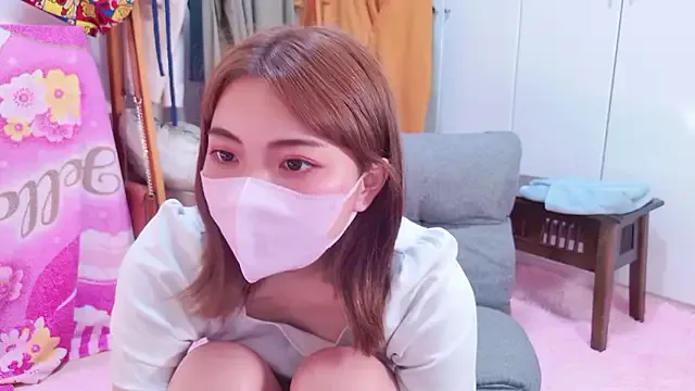 Sugarlina – webcam model profile photo Image 4