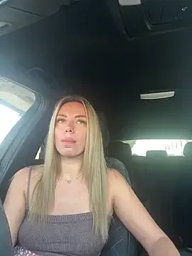 Nicoleevien – webcam model profile photo Image 2