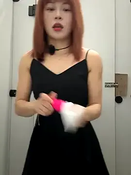 valerie_james3 – webcam model profile photo Image 3