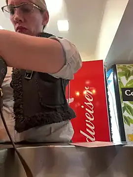 Lovebirdss – webcam model profile photo Image 13