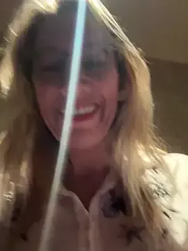 Lovebirdss – webcam model profile photo Image 7