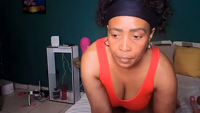 RollDolls – webcam model profile photo Image 5