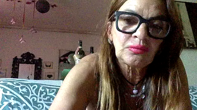 alana15 – webcam model profile photo Image 5