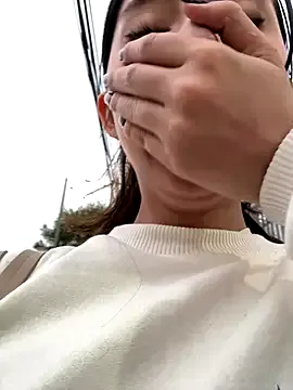 AmiLewis – webcam model profile photo Image 10