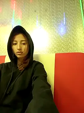 AmiLewis – webcam model profile photo Image 3