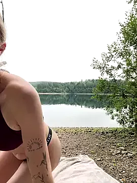 EmiliaCatalina – webcam model profile photo Image 2