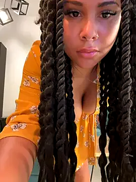 RollDolls – webcam model profile photo Image 3