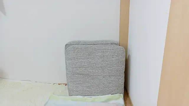 EmiliaCatalina – webcam model profile photo Image 4