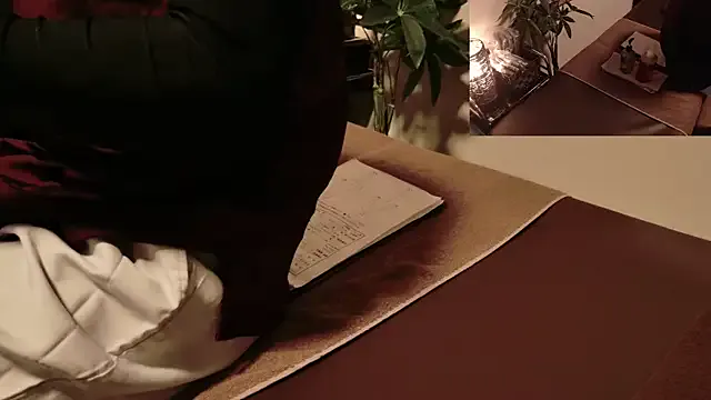 adritvance – webcam model profile photo Image 6