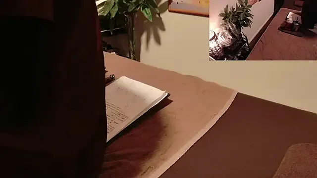 adritvance – webcam model profile photo Image 7